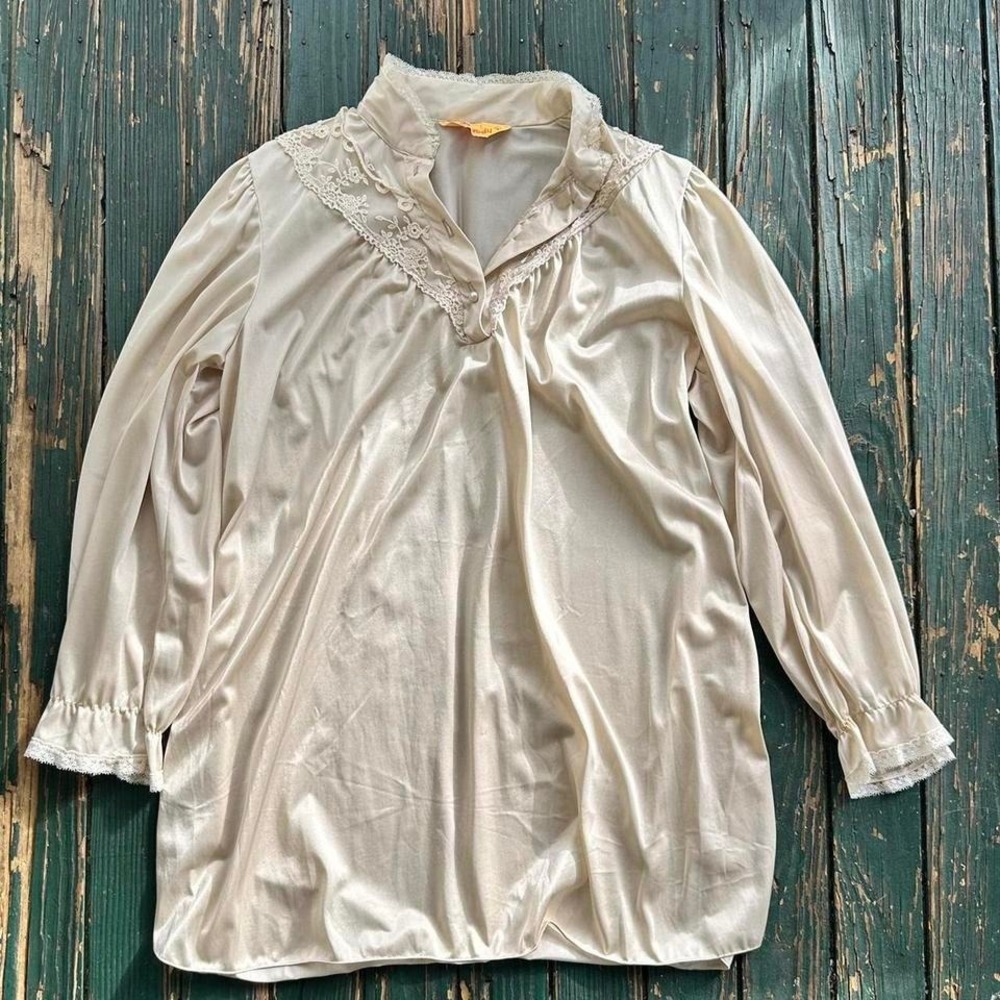 Daffodil‎ Hand Embroidered Top Womens L Floral Vintage Cottege Core
